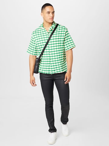 TOPMAN Comfort Fit Skjorta i grön