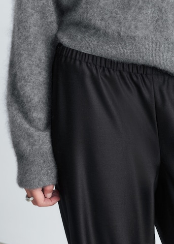 & Other Stories Wide leg Trousers in Black