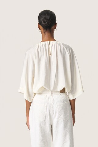 Chemisier 'Leodora' SOAKED IN LUXURY en blanc