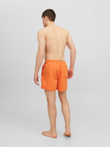 JACK & JONES Uimashortsit 'Fiji' värissä oranssi