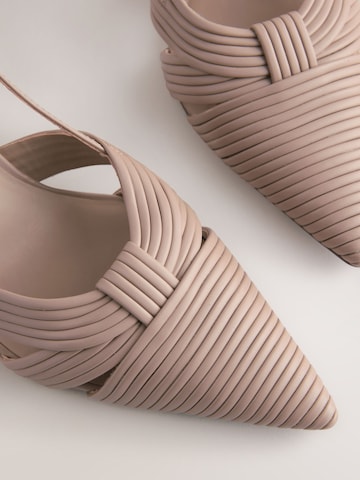 Next Czółenka z wyciętą piętą w kolorze beżowy