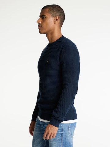 CHASIN' Sweater ' Guide ' in Blue