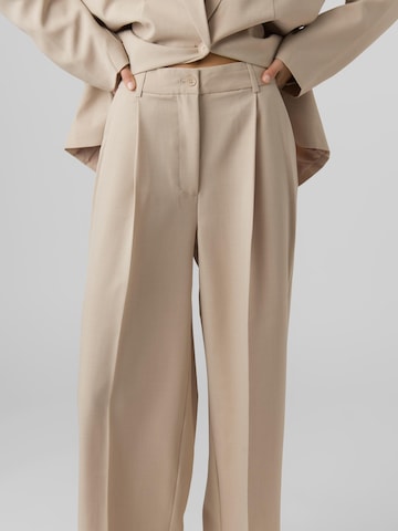 VERO MODA - Pierna ancha Pantalón plisado 'Mathilde' en marrón