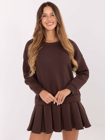 Madnezz House Dress in Brown: front