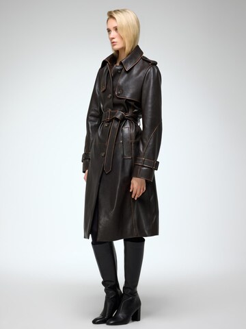 Cappotto invernale 'Helena' di V S P in marrone