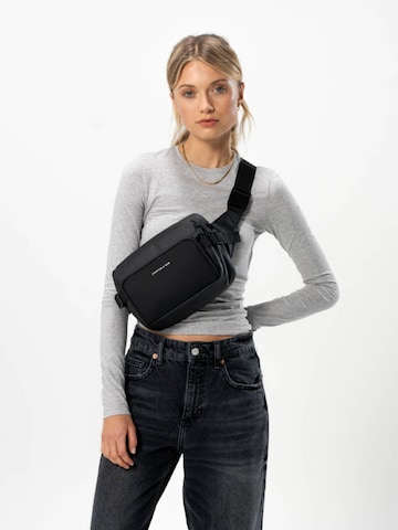 Kapten & Son Umhängetasche 'Lisbon Crossbody' in Schwarz: Vorderseite