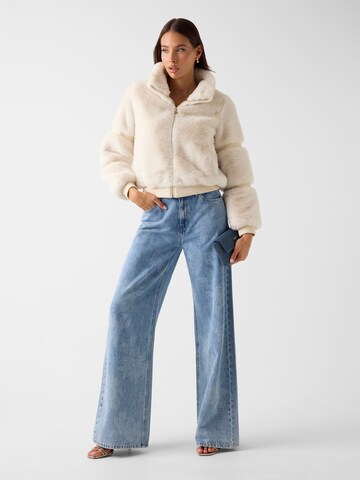 GUESS Between-Season Jacket in Beige