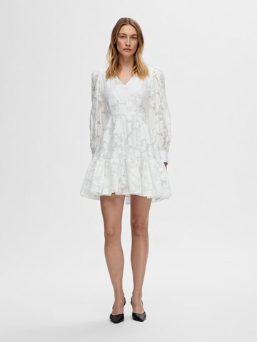 SELECTED FEMME Платье 'SLFCALLI-SADIE' в Белый