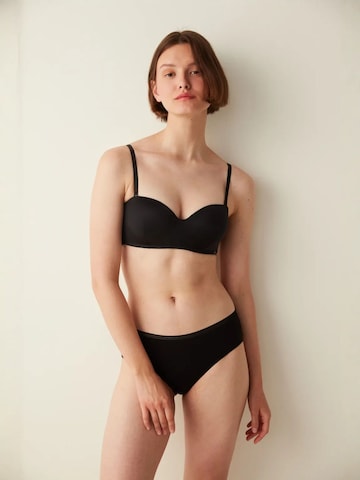 Culotte Penti en noir : devant