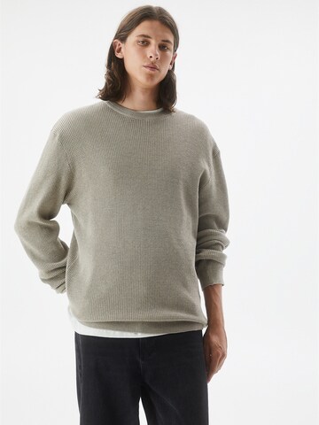 Pull&Bear Sweater in Beige: front