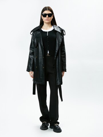 Influencer Between-seasons coat in Black