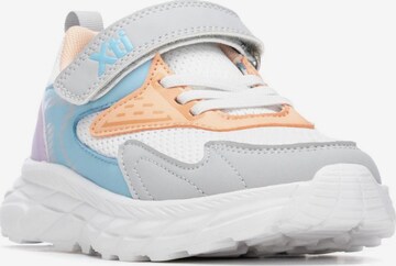 Xti Sneaker in Grau: Vorderseite