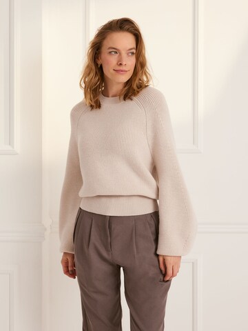 Guido Maria Kretschmer Women Pullover 'Agathe' in Weiß: predná strana