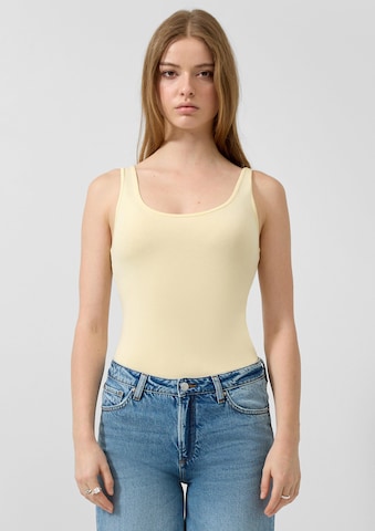 QS Top in Geel: voorkant