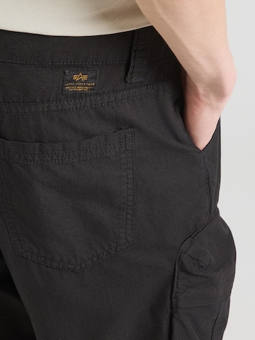 ALPHA INDUSTRIES Regular Gargohousut 'Manoeuvre' värissä musta