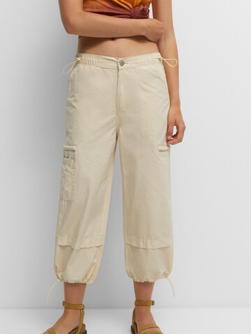 Pull&Bear Loose fit Cargo Pants in Yellow: front