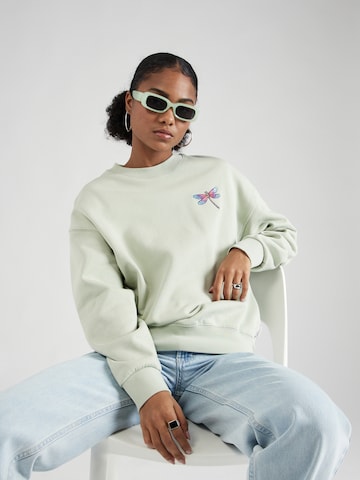 Iriedaily Sweatshirt 'Libelle' in Grün: predná strana