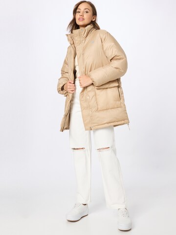 LEVI'S ® - Abrigo de invierno 'Luna Core Puffer Mid' en oro