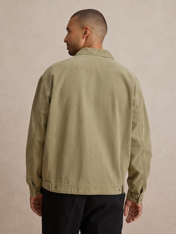 DAN FOX APPAREL Демисезонная куртка 'Laurenz' в Зеленый