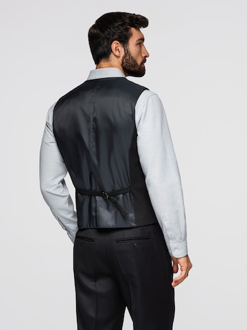 Ombre Vest in Black