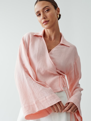 The Fated Blouse 'TANNON' in Roze