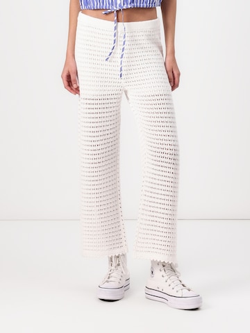 balta GAP Laisvas Kelnės: priekis