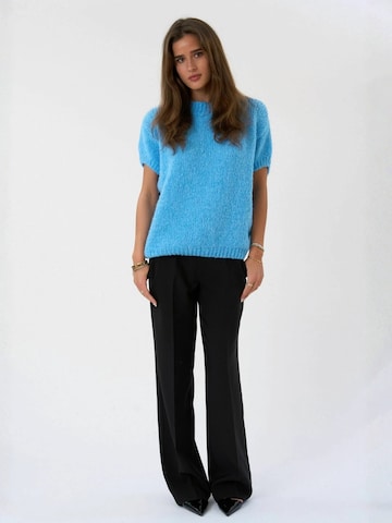 TEESHOPPEN Pulóver ' Chloe ' - kék
