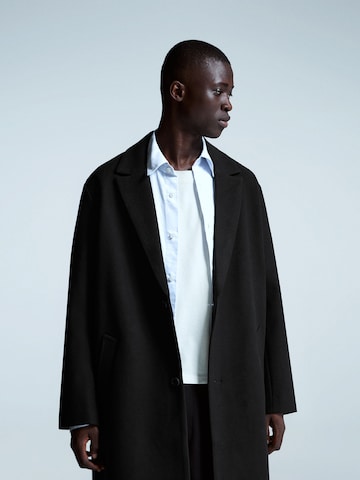 Bershka Átmeneti kabátok - fekete: elől
