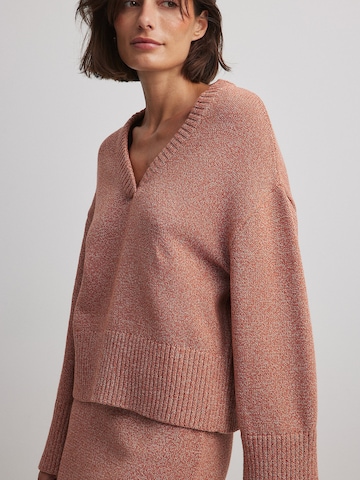 Pull-over NA-KD en rose : devant