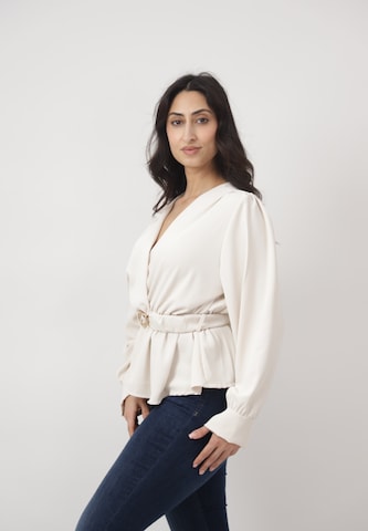 Camicia da donna di Elara in beige