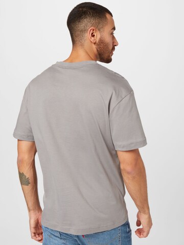 Calvin Klein - Camiseta en gris