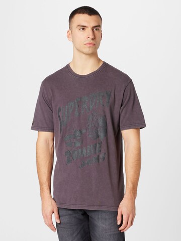 purpurinė Superdry Kliošinis Marškinėliai 'Flyer': priekis