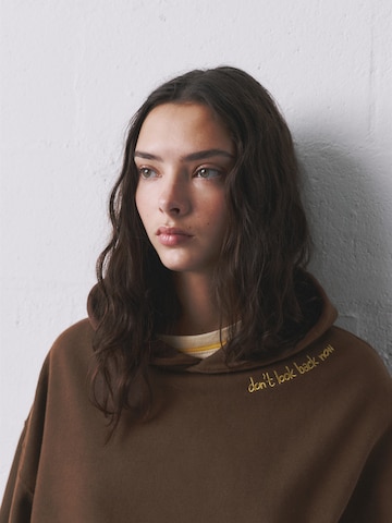 Pull&Bear Sweatshirt 'PACIFIC' in Braun