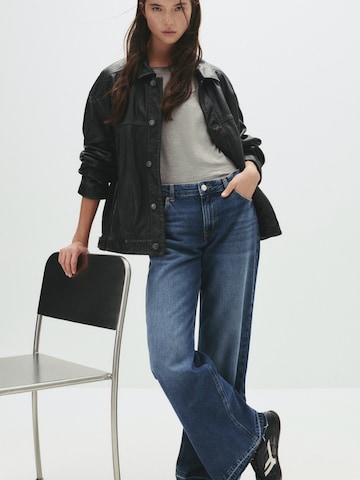Pull&Bear Flared Jeans in Blauw