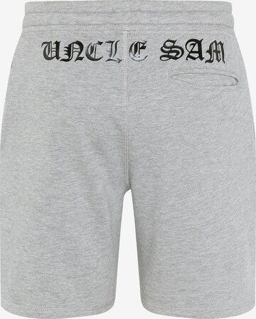 UNCLE SAM Regular Shorts in Grau