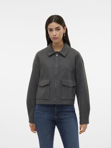 VERO MODA Tussenjas in Grijs: voorkant