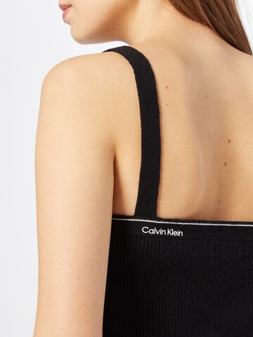 Calvin Klein تقليدي قطعة علوية مُحاكة بلون أسود