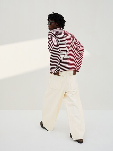 Barrel Jean Bershka en beige