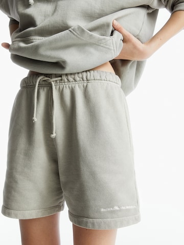 Pull&Bear Regular Trousers in Grey