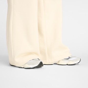 new balance Wide leg Pants in Beige