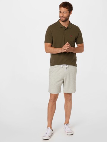 LEVI'S ® Regular Shorts 'Red Tab Sweatshort' in Grau