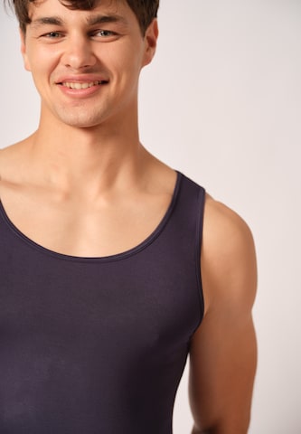 Skiny Undershirt in Blue