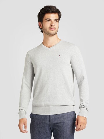 Pullover 'ESSENTIAL' di TOMMY HILFIGER in grigio: frontale