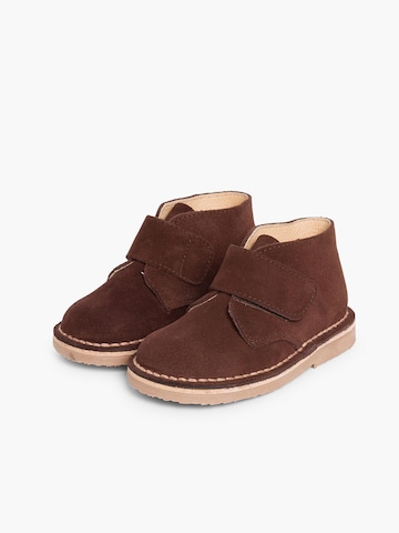 Pisamonas - Botas en marrón