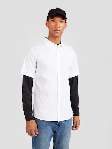 ABOUT YOU Regular fit Ing 'Peer' - fehér: elől