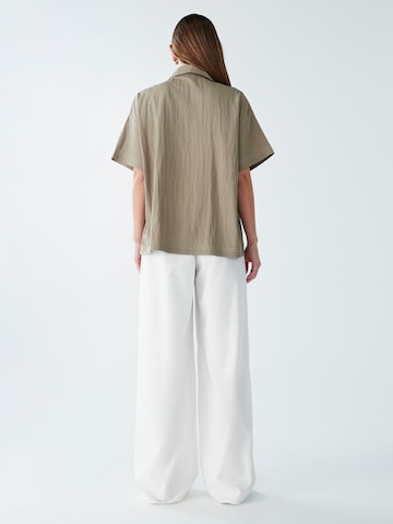 Willa Blouse 'Zimi' in Grijs: terug