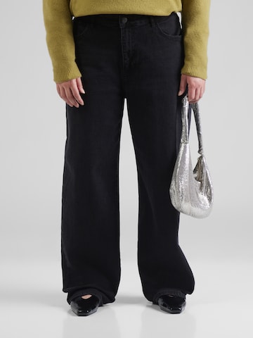 Noisy May Curve Regular Jeans 'NMYOLANDA' in Zwart: voorkant