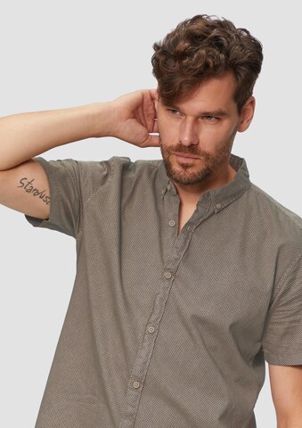 Coupe regular Chemise QS en marron