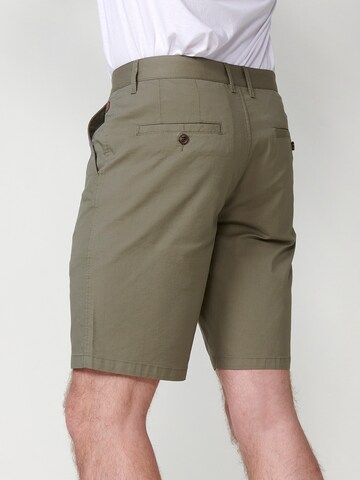 Regular Pantalon chino KOROSHI en vert