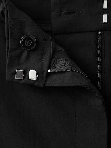 regular Pantaloni con piega frontale 'NEWCOLA' di MANGO in nero